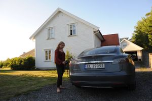 Flere og flere nordmænd går over til elektriske biler. Den mest populære elbil er en Model Y fra Tesla. Foto: Sigrid Harms/AP Images