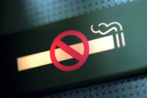Aarhus Kommune har indført landets mest vidtrækkende rygeforbud. Men kommunen går alt for langt, mener specialkonsulent i Cepos Jonas Herby.   