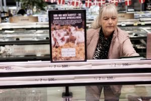 Susan Hornemann fra Aarhus køber helst kød, som er anbefalet af Dyrenes Beskyttelse. Foto: Tanja Carstens Lund