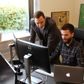 Kristian Øllegaard (tv.), stifter og adm. direktør i Plecto, der med hjælp fra Vækstfonden har vendt underskud til overskud. PR-foto.