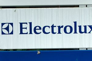 Svenske Electrolux køber General Electrics hårdehvidevareselskab GE Appliances for den nette sum af 3,3 mia. dollar, svarende til knap 19 mia. kr. 