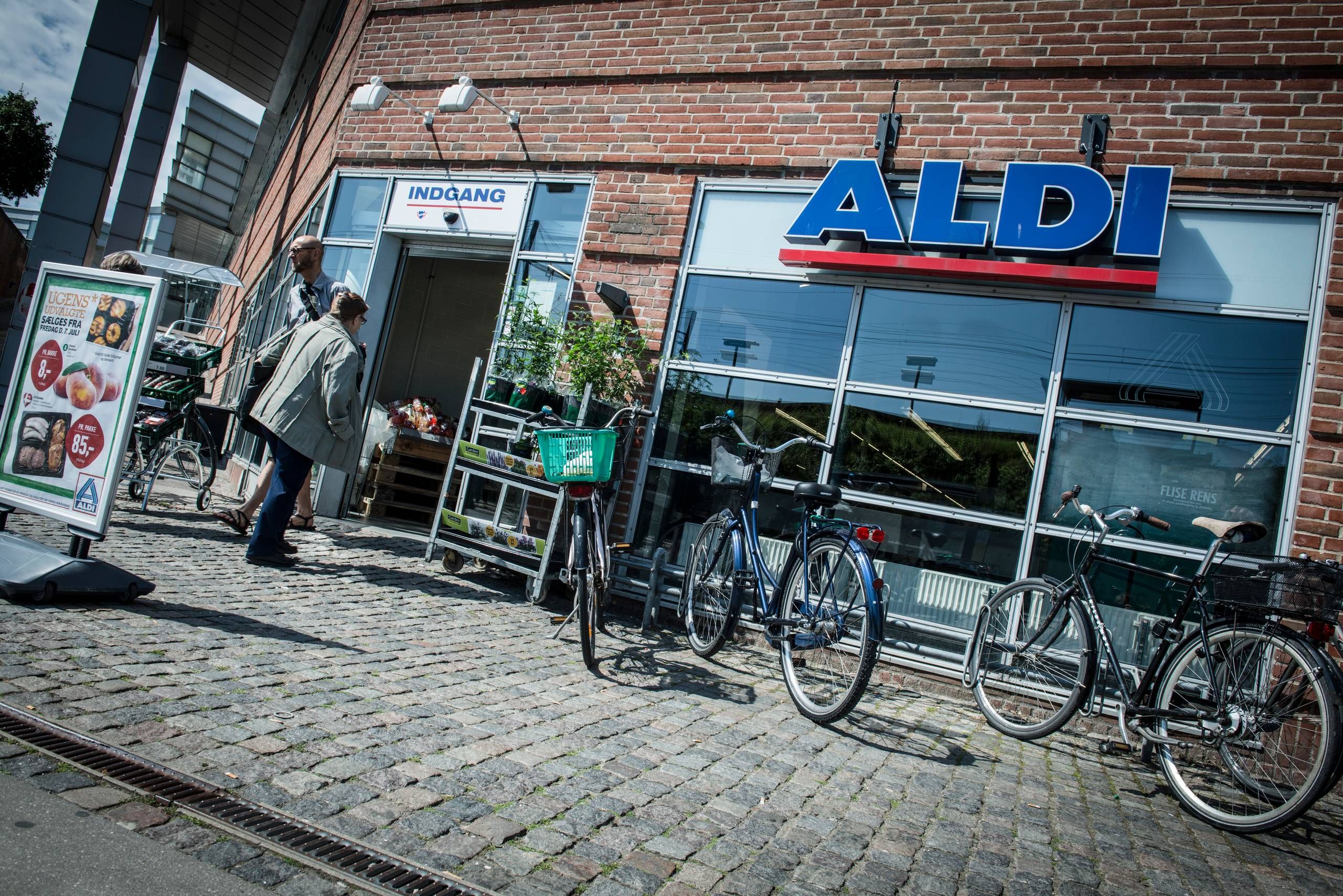færge klima Lænestol Aldi sælger sidste butikker til Netto, Lidl og Coop