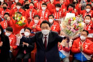 Yoon Suk-yeol har netop vundet det måske mest brutale præsidentvalg i Sydkoreas nyere historie. Og nu hvor mudderkastningen er overstået, står de økonomiske problemer tilbage.