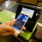 Apple Pay har indtaget USA, men er ikke kommet til Danmark endnu. Og Facebook gør også klar til at tilbyde betalinger via chat-tjenesten Messenger.