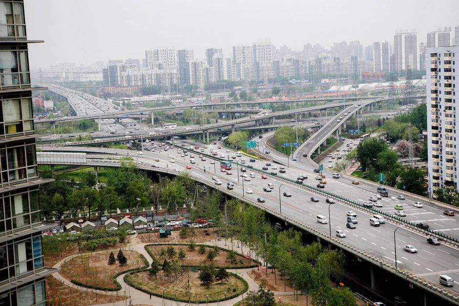 Hovedstaden i Kina, Beijing. Der kommer i gennemsnit 1000 nye biler på gaden i Beijing - om dagen! Byen beboes af cirka 20 millioner mennesker. Foto: Thomas Borberg