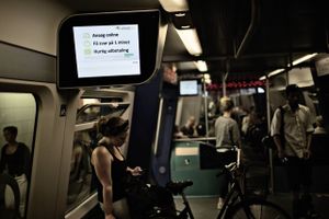 I fremtiden bliver det forbudt - som her - at reklamere for kviklån i  togene. Foto: Joachim Adrian