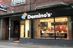 Dominos tæller otte forretninger i Danmark heriblandt ved Østerbro i København. Selskabet har planer om at åbne mange flere de kommende år. Foto: PR/Dominos Danmark