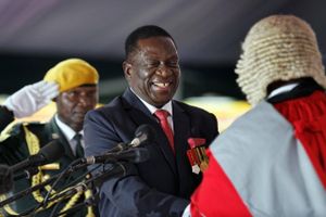 Efter 37 år med Mugabe er det op Mnangagwa at bringe håb og fremgang.