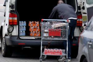 En selvstændig havde på tur til Tyskland i firmabilen købt øl, sodavand og vin til privatforbrug. Det udløste en stor regning. 