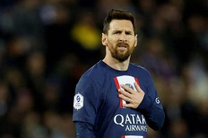 Lionel Messi skifter til den amerikanske fodboldklub Inter Miami. Det siger argentineren onsdag aften.