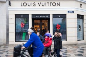 Modehuset Louis Vuitton fortsætter med at kunne mærke, at salget af luksusvarer er i fremgang. Den danske forretningsdel har netop fremvist det største overskud siden etableringen i 1988.