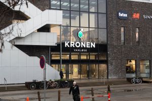 Shoppingcenteret Kronen, der tidligere på måneden røg på tvangsauktion, har fået ny ejer. 