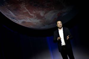 En stor stigning i aktieprisen har ført SpaceX op på en prestigefyldt andenplads over de mest værdifulde private selskaber i verden. 