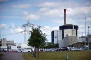 Svenske energiselskaber har besluttet at nedlægge fire atomreaktorer før tid. Dansk Energi forventer besparelser på op til 380 mio. kr. om året i PSO-afgift og større eksport. 