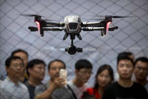 Et enkelt kinesisk firma sidder på to tredjedele af det amerikanske dronemarked. Homeland Security frygter, at det giver mulighed for spionage. Foto: AP Photo/Mark Schiefelbein