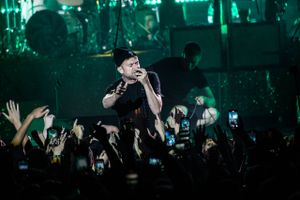 Der er langt mellem de store musikalske oplevelser på årets Smukfest, men med Damon Albarn ved roret landede lørdagens koncert med Gorillaz som en af festivalens stærkeste nogensinde.
