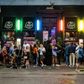 De nye retningslinjer betyder, at barer og restauranter ikke må tage i mod nye gæster efter klokken 23. Foto: Ólafur Steinar Rye Gestsson/Ritzau Scanpix
