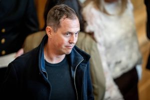 Kurator kan blive tvunget til at droppe et stort erstatningskrav mod folketingspolitikeren Jacob Harris, hvis ikke én eller flere kreditorer kan stille sikkerhed. Blandt kreditorerne er Gældsstyrelsen, som Jacob Harris har kritiseret under valgkampen.