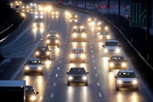 360.000 flere biler på vejene og 30 pct. mere trafik på motorvejene siden 2009. Hvor skal vi gøre af al den trafik, siger Vejdirektoratet.