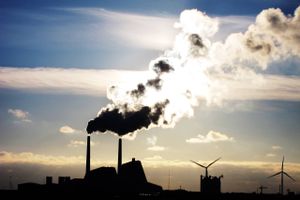 Danske Bank vil med ny klimaplan ekskludere selskaber, der genererer mere end 5 pct. af omsætningen fra kul. Hos ATP accepterer man op til 50 pct. kul i forsyningsselskabers energimiks.
