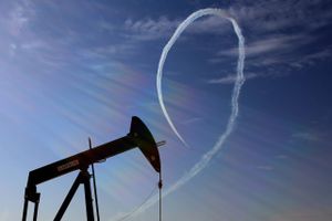 Olieprisen har været på rustjetur i snart halvandet år med et accelererende fald inden for de seneste måneder. Foto: Hasan Jamali/AP