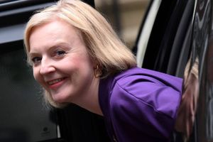 Det vides endnu ikke, om Boris Johnson har taget imod pengene. Før ham har alle tidligere premierministre takket ja til en større eller mindre del.