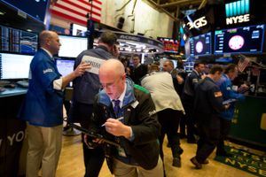 Der var travlhed på handelsgulvet på New York Stock Exchange mandag den 5. februar. Foto: Michael Nagle