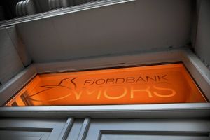 To revisorer fra BDO, der godkendte regnskabet fra Fjordbank Mors kort inden banken krakkede, får i en historisk afgørelse hver især en bøde på 10.000 kr.