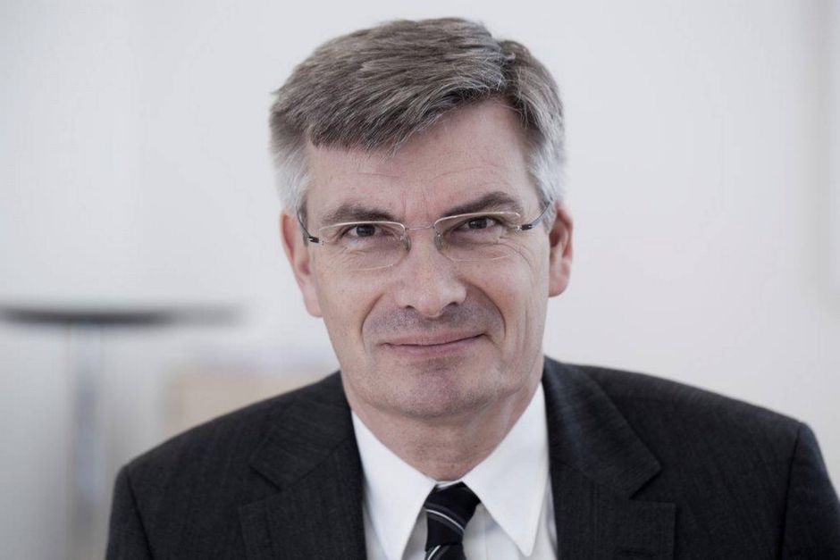 Jens Otto Damgaard er formand for FSR - Danske Revisorer, og han mener, at der skal etableres et nævn, der kan straffe samfundsskadelig skatterådgivning. Foto: FSR - Danske Revisorer