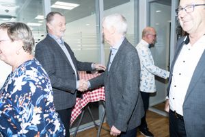 Lars Larsen (tv.) byder velkommen til reception for det nye Jysk-museum. Foto: Laura Bisgaard Krogh.