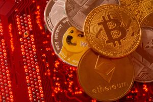 Kryptovaluater og i særdeleshed Dogecoin fylder nu så meget på handelsplatformen Robinhood, at det vil få alvorlige konsekvenser for virksomheden, hvis handlen falder.