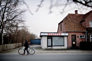 Bankerne skal lokkes til at låne flere penge ud til virksomhederne. Forslaget modtages med glæde af iværksætterforening, men vil det også skabe vækst i Udkantsdanmark? 