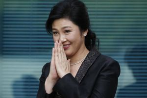 Yingluck Shinawatra mødte ikke op til en sag om milliarder af kroner tabt på risspekulation.
