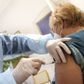 Sundhedsminister Magnus Heunicke (S) vil have turbo på vaccineindsatsen, men der mangler personale i regionerne til at øge hastigheden af vaccinationerne. Arkivfoto: Wolfgang Kumm/Ritzau Scanpix