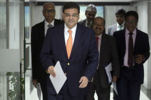 Turbulente måneder forude på de indiske finansmarkeder efter at centralbankchefen er gået før tiden og dårlige delstatsvalg presser Modi