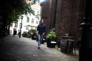 Brancheorganisationer skyder nu med skarpt og advarer skatteministeren om, at virksomheder med coronagæld til staten vil trække stikket på egen virksomhed for at starte op på ny uden gæld. Men den øvelse er ikke uden omkostninger, advarer jurister. 