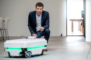 Salget af robotten MiR100 har fået fart på, og Odense-virksomheden Mobile Industrial Robots har solgt omkring 150 robotter. USA og Kina skal løfte salget de kommende år.