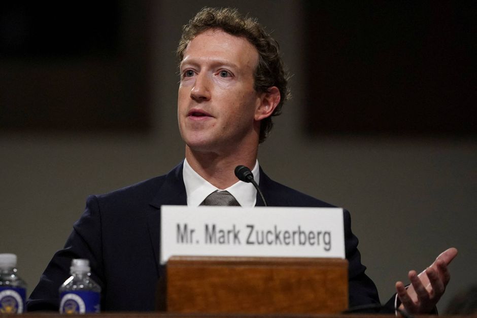 Mark Zuckerberg kender måske vores hemmeligheder bedre end os selv. Han kan aflure søgning på nettet, og det er der penge i. Amerikaneren fylder 40 og er mangemilliardær. 