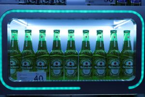 Heineken melder om markant højere råvarepriser og har allerede hævet sine priser med 8,9 pct. Men de nuværende omkostninger for bryggeriet reflekteres endnu ikke i priserne i supermarkedet og på barerne, siger finansdirektøren.