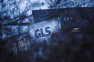 Et varelager til en værdi af 18 mio. kr. og bogføringen var væk, da en GLS-leverandør gik konkurs. I dag kan pakkegiganten ikke genkende at have samarbejdet med selskabet. Men opslag på sociale medier tegner et andet billede.