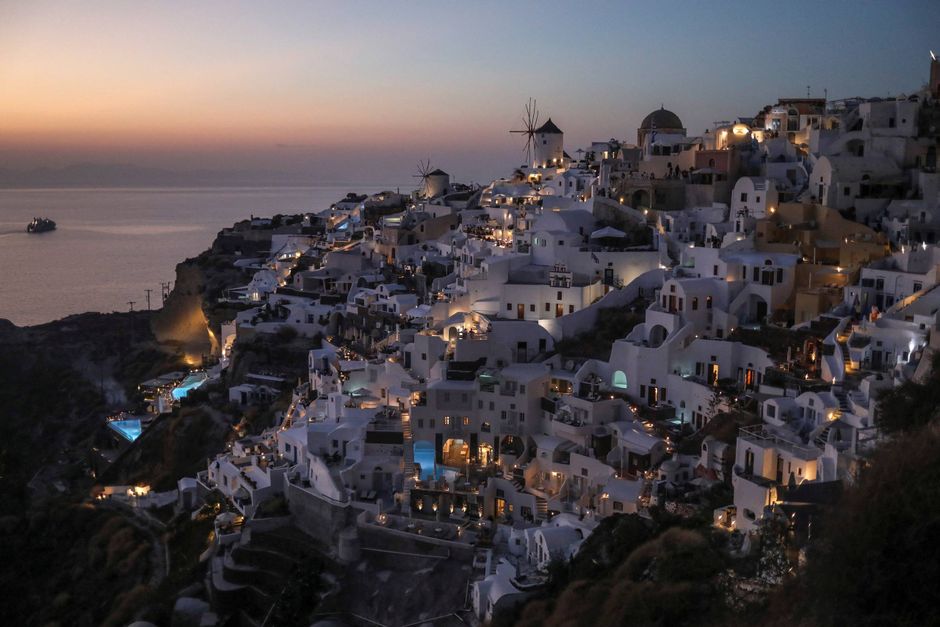 Turisttilstrømningen til Grækenland har i år været så stor, at turistindtægterne ventes at nå rekordhøjder. Foto: Reuters/Louiza Vradi  