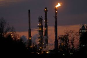 Som verdens største private olieselskab er ExxonMobil også blandt verdens største leverandører af fossile brændsler. Foto: AP/Gerald Herbert