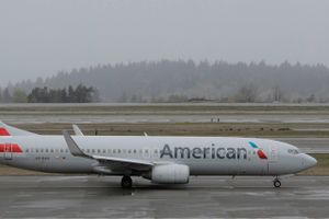 Verdens største luftfartsselskab, American Airlines, slår markedets forventninger i nyt regnskab. 