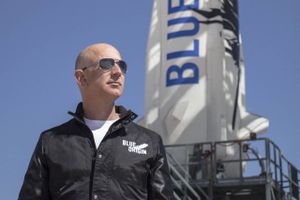 Tirsdag tager multimilliardæren Jeff Bezos rejsen til rummet. Det har han drømt om, siden han var fem år.