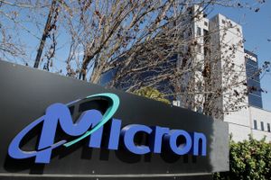 Kinesisk domstol har midlertidigt forbudt salg af computerchips fra den amerikanske producent Micron i Kina.