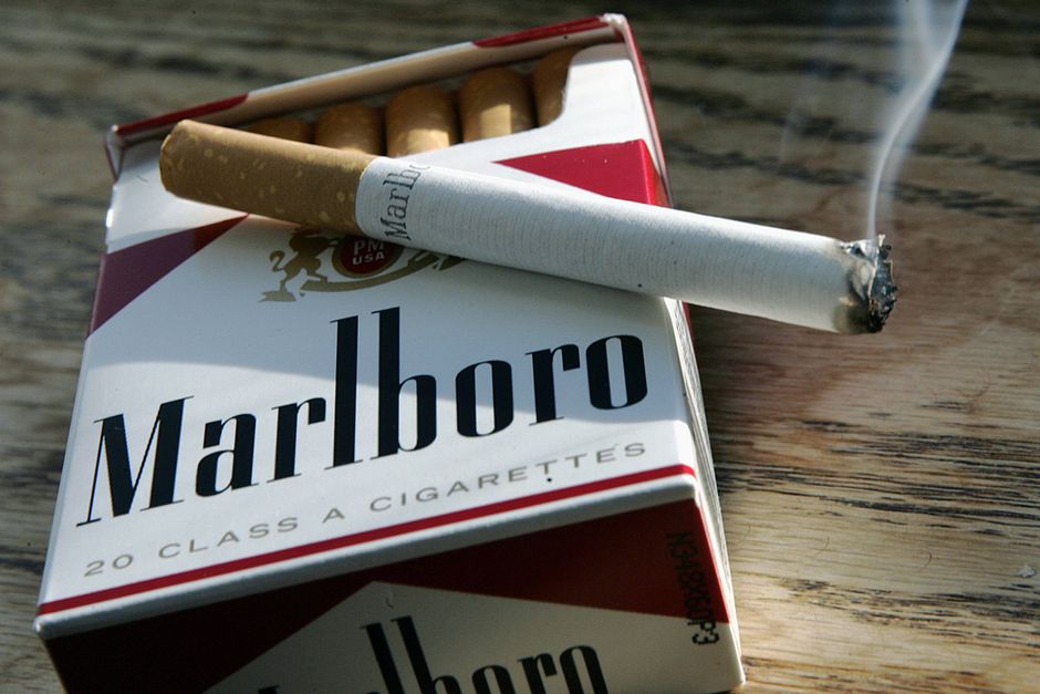 Сигареты мальборо классические. Nike marlboro. Пачка сигарет мальборо. Сигареты мальборо. Сигареты marlboro red.