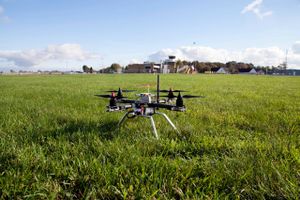 Erhvervslivet er så småt kommet på vingerne, viser en ny kortlægning af professionelle dronebrugere. 