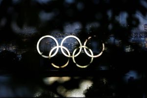 De japanske myndigheder vil sætte landets hovedstad og OL-værtsby Tokyo i undtagelsestilstand under hele sommerens OL på grund af stigende smittetal. De lokale indbyggere i byen får ikke mulighed for at overvære sportsbegivenheden.