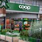 Ambitionen for Coop Danmark er, at den nye supermarkedskæde med den grønne farve kommer op på 250 butikker. Den første testbutik er netop åbnet i østjyske Hinnerup. Foto: Joachim Ladefoged.