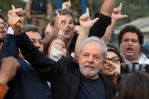 Luiz Inacio Lula da Silva kan igen stille op til valg i Brasilien, efter at højesteret ophæver hans dom.